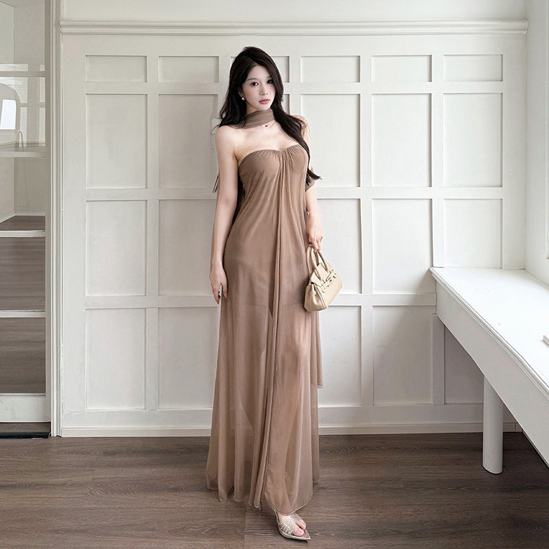 Twisted and strapless summer vacation dress